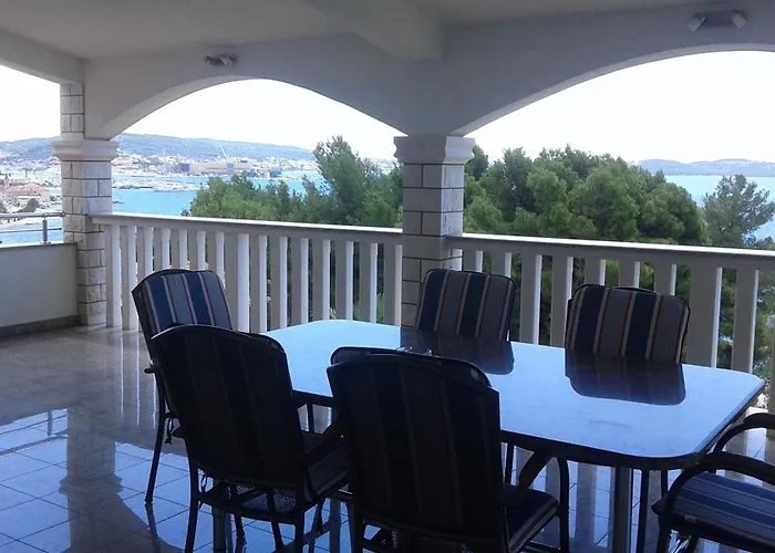 Villa Rosanda Apartments
